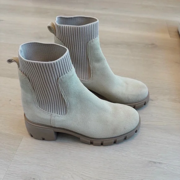 Steve Madden Chelsea Boot size 8 - Picture 7 of 7